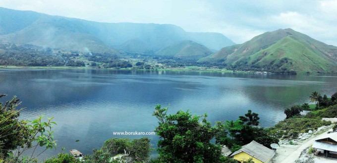 Pemandangan Danau Toba dari Sampean